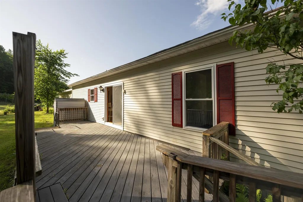 100 Riverside Lane Royalton VT 05068