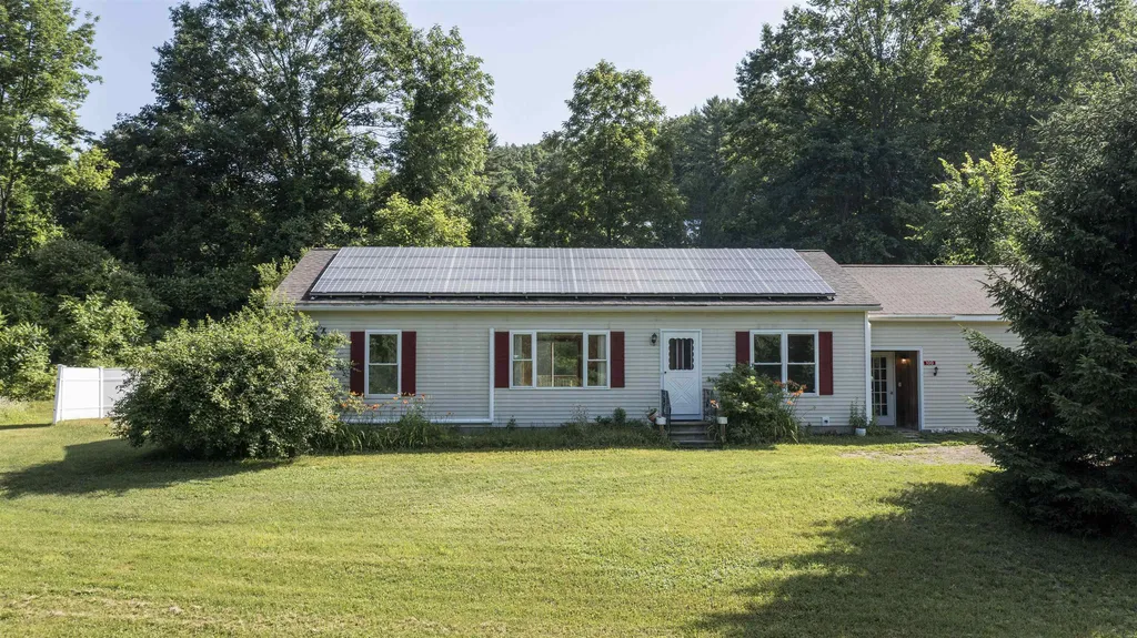 100 Riverside Lane Royalton VT 05068