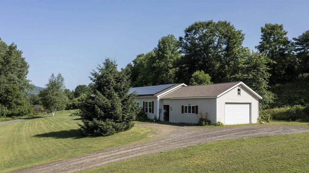 100 Riverside Lane Royalton VT 05068