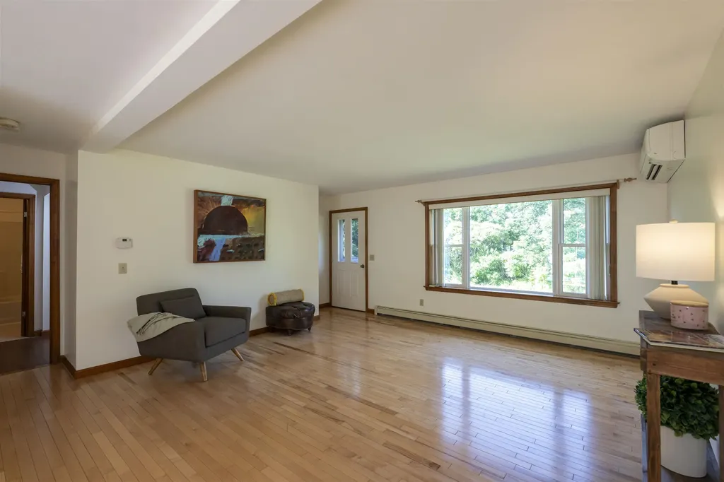 100 Riverside Lane Royalton VT 05068