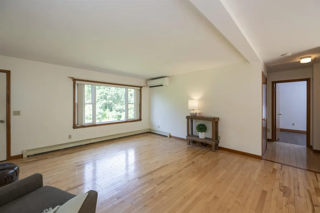 100 Riverside Lane Royalton VT 05068