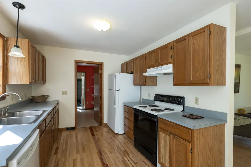 100 Riverside Lane Royalton VT 05068