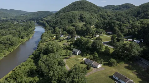 100 Riverside Lane Royalton VT 05068