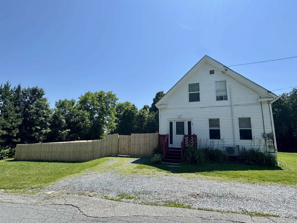 63 Cobblestone Alley Bradford VT 05033