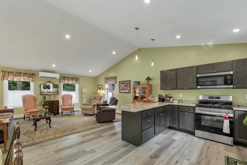 3 Carver Street Franklin NH 03235
