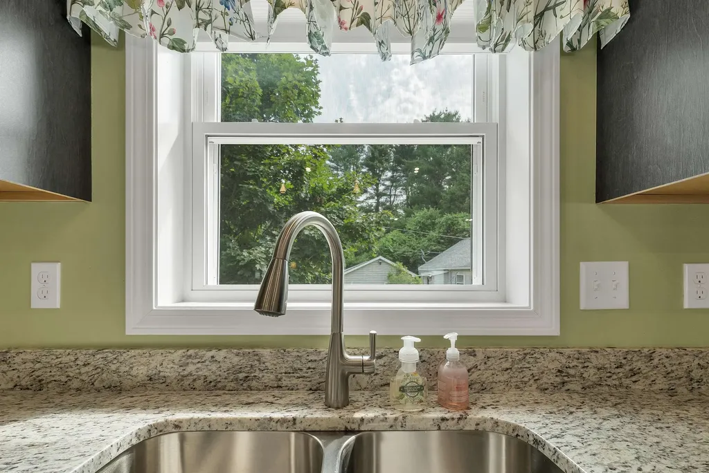 3 Carver Street Franklin NH 03235