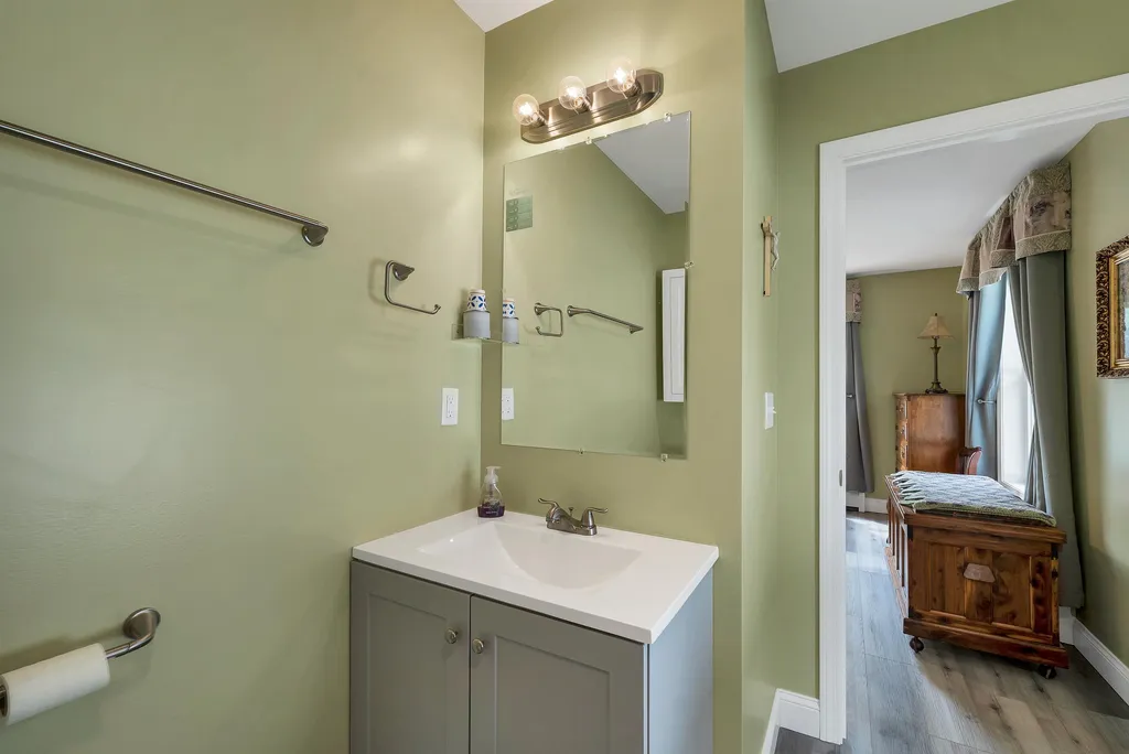 3 Carver Street Franklin NH 03235