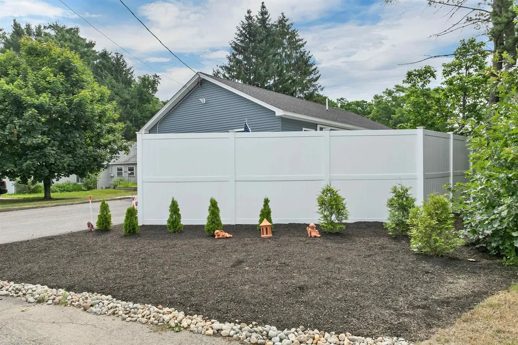 3 Carver Street Franklin NH 03235