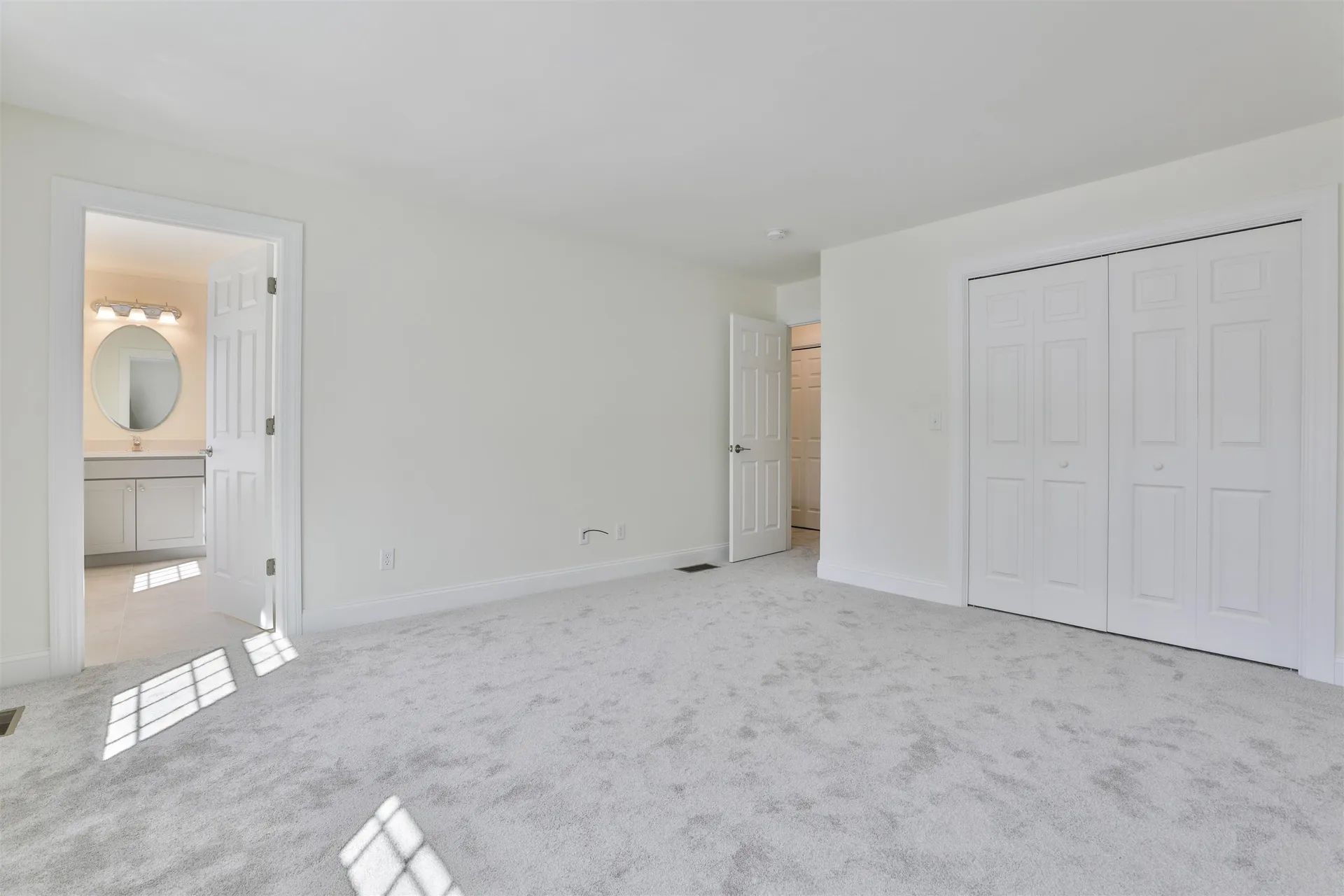 22 Reeds Ferry Way Merrimack NH 03054