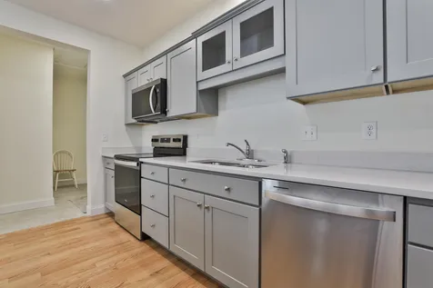 22 Reeds Ferry Way Merrimack NH 03054