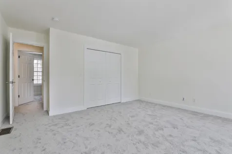 22 Reeds Ferry Way Merrimack NH 03054