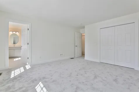 22 Reeds Ferry Way Merrimack NH 03054
