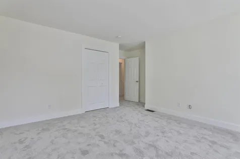 22 Reeds Ferry Way Merrimack NH 03054
