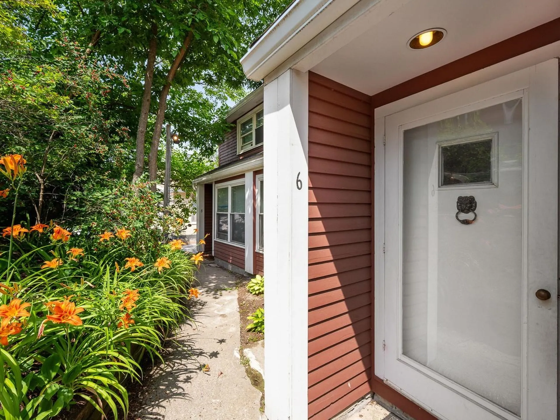Burlington VT, 297 College Street, Unit 6C