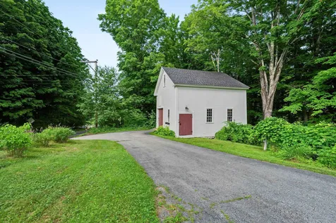 7 Bennington Road Hancock NH 03449