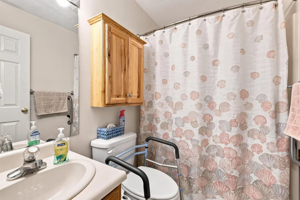 674 Elm Street Laconia NH 03246