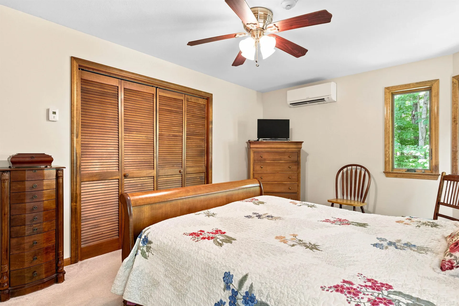 674 Elm Street Laconia NH 03246