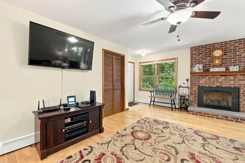 674 Elm Street Laconia NH 03246