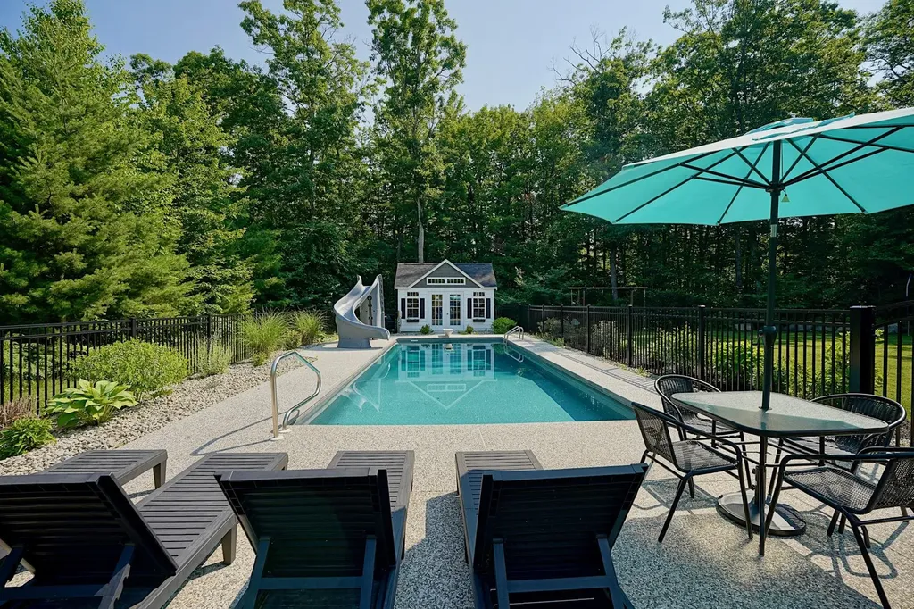 190 Breezy Way Barrington NH 03825