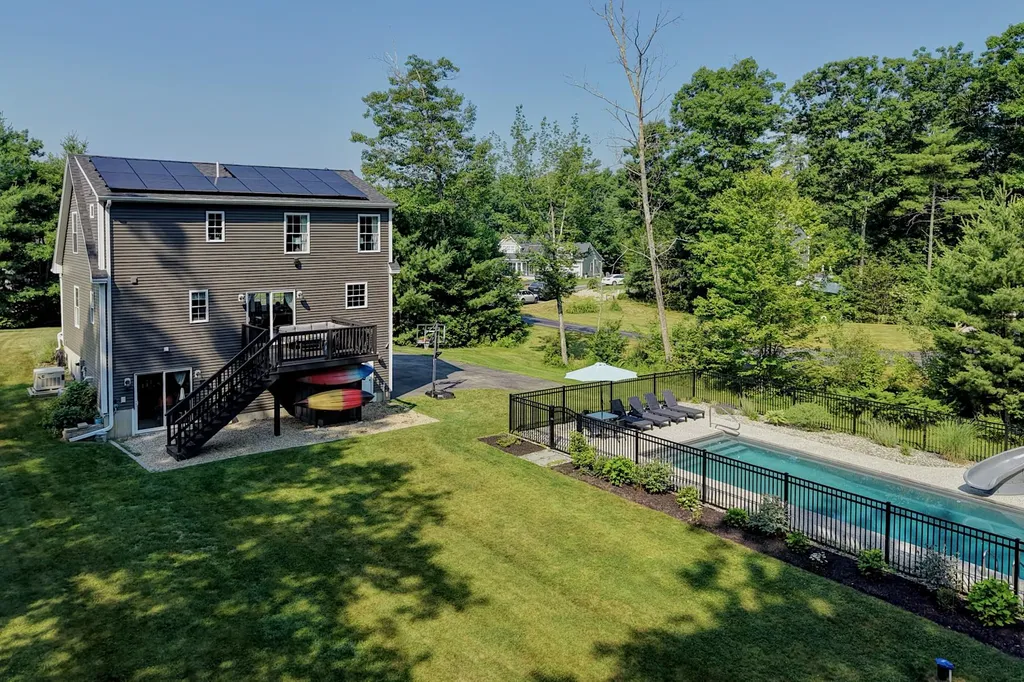 190 Breezy Way Barrington NH 03825