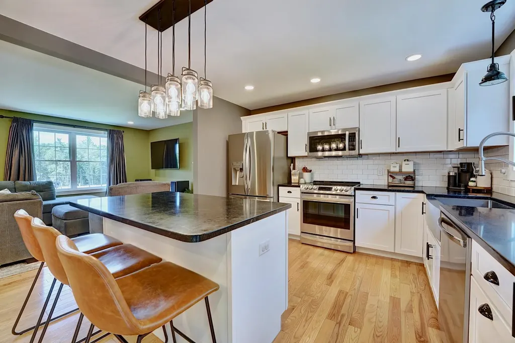 190 Breezy Way Barrington NH 03825