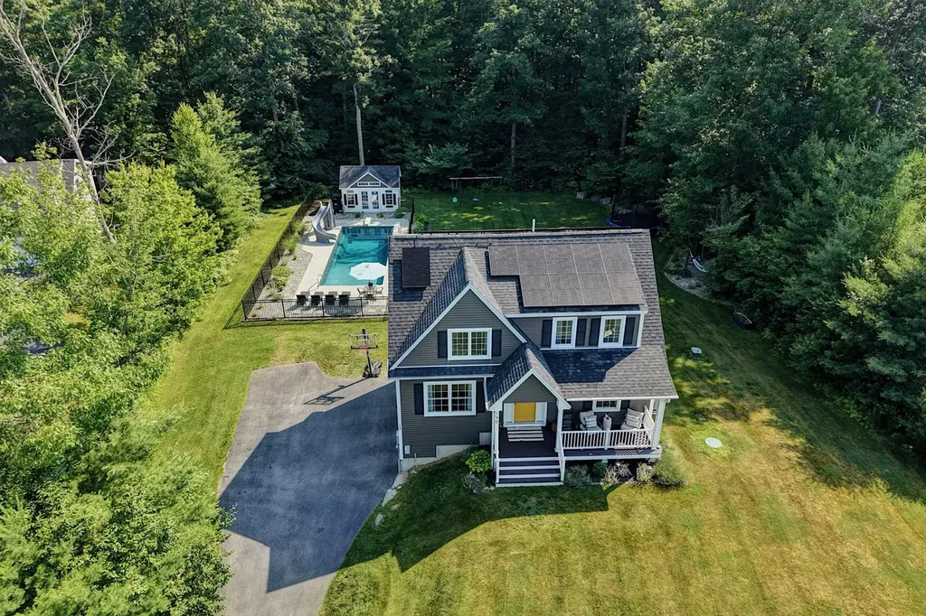 190 Breezy Way Barrington NH 03825