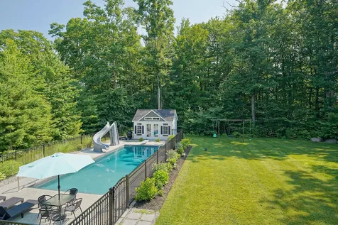 190 Breezy Way Barrington NH 03825