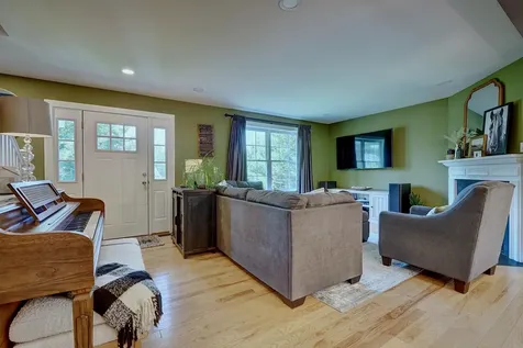 190 Breezy Way Barrington NH 03825