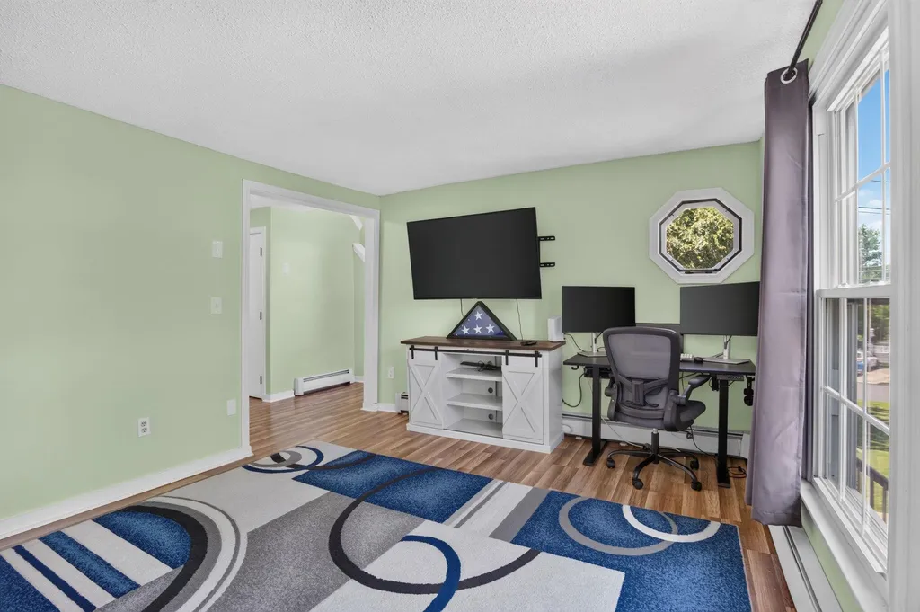 5 Richardson Drive Derry NH 03038