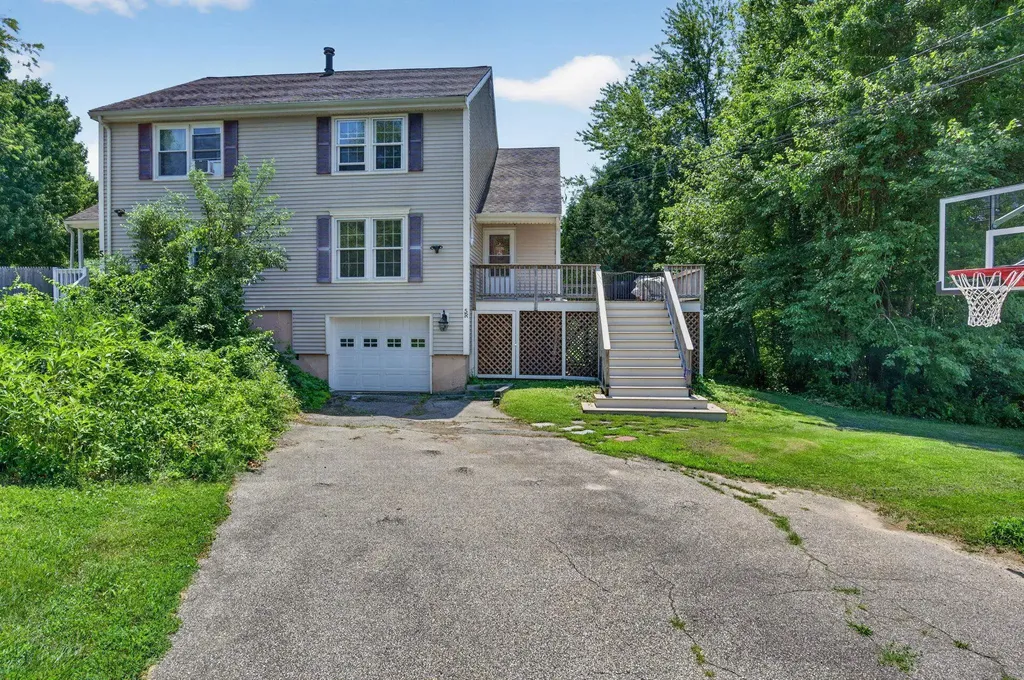 5 Richardson Drive Derry NH 03038