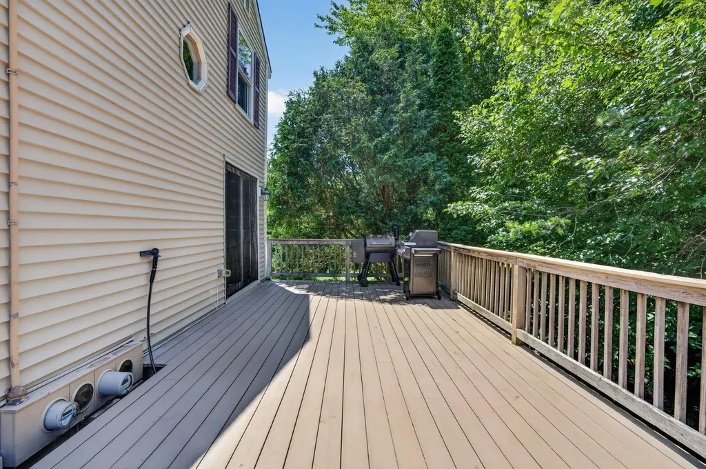 5 Richardson Drive Derry NH 03038