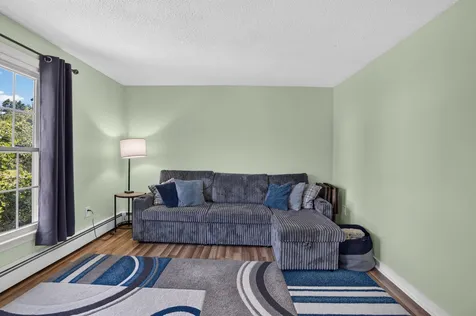 5 Richardson Drive Derry NH 03038