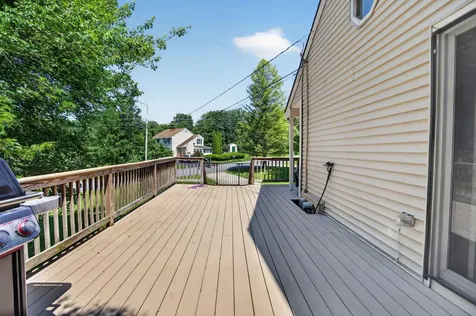 5 Richardson Drive Derry NH 03038