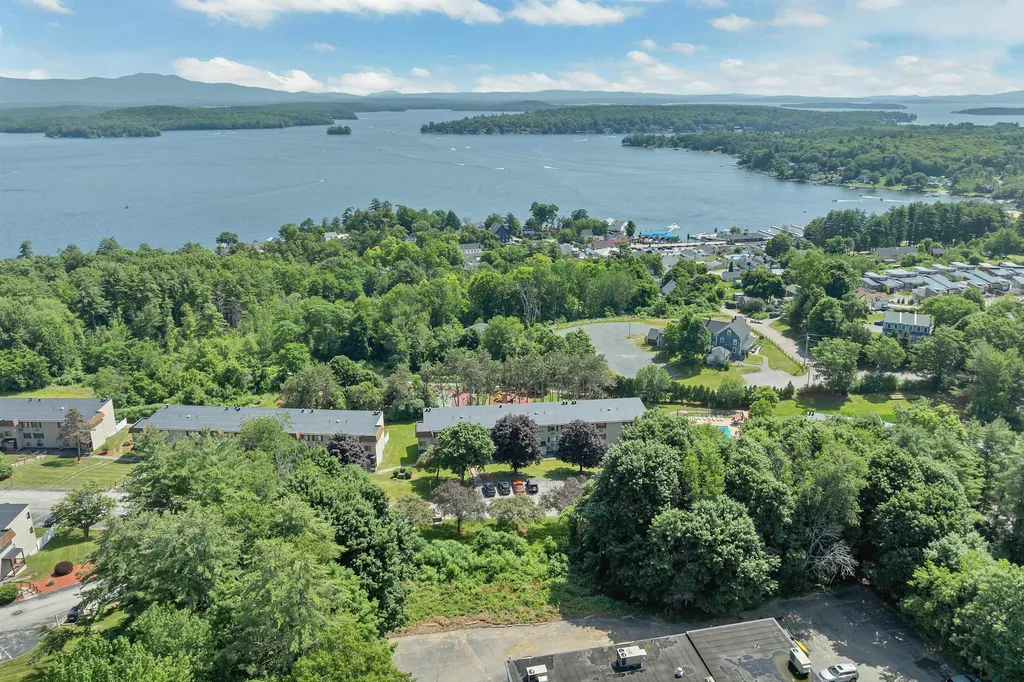 41 Treetop Circle Laconia NH 03246
