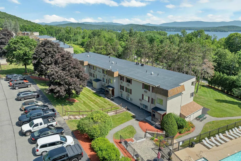 41 Treetop Circle Laconia NH 03246