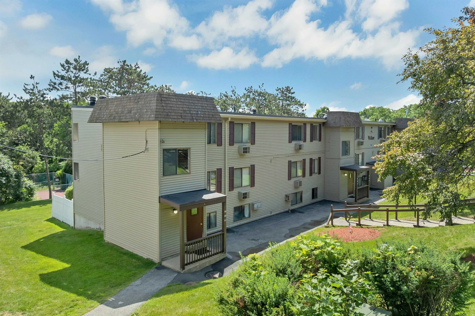 41 Treetop Circle Laconia NH 03246