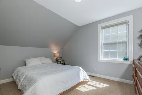 12 Woodside Road Durham NH 03824