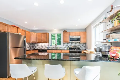12 Woodside Road Durham NH 03824