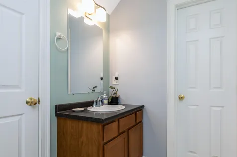 12 Woodside Road Durham NH 03824