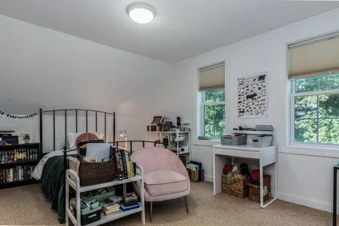 12 Woodside Road Durham NH 03824