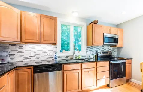 12 Woodside Road Durham NH 03824