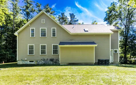 12 Woodside Road Durham NH 03824