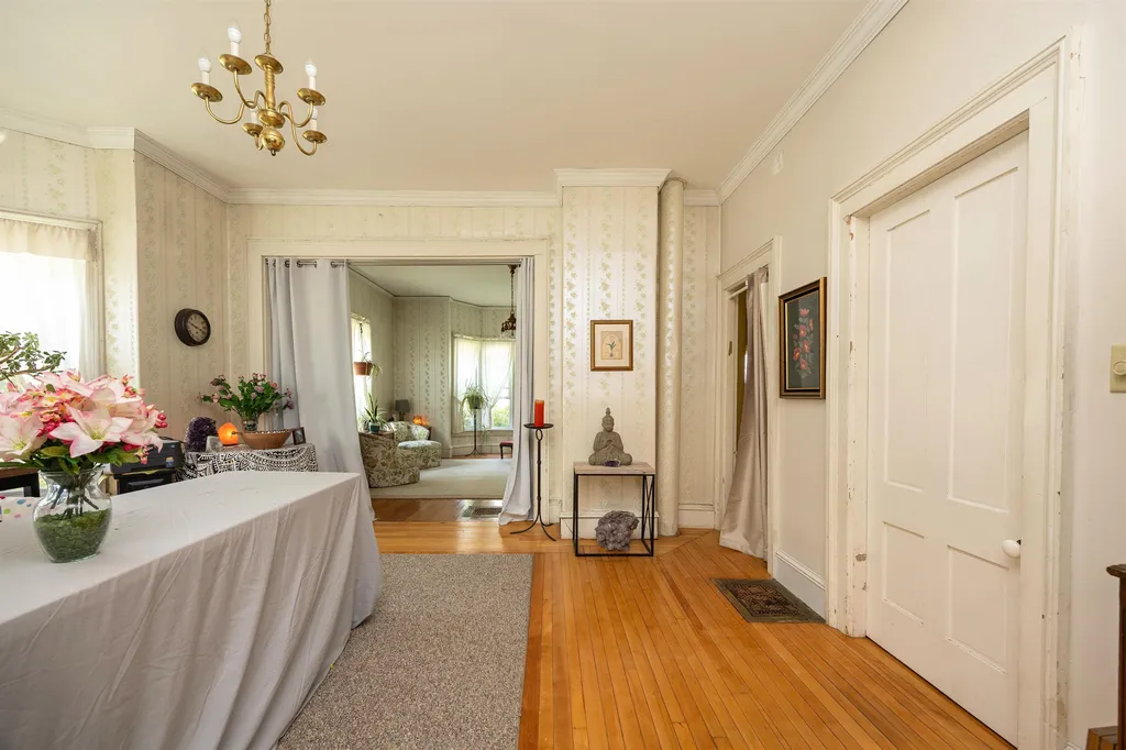374 Spring Street St. Johnsbury VT 05819