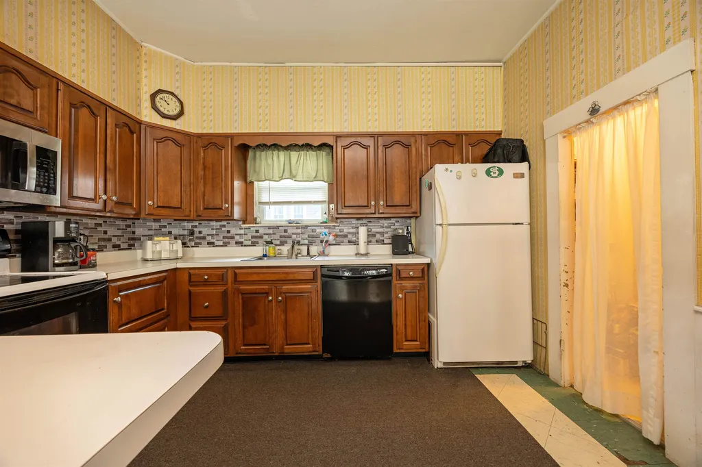 374 Spring Street St. Johnsbury VT 05819