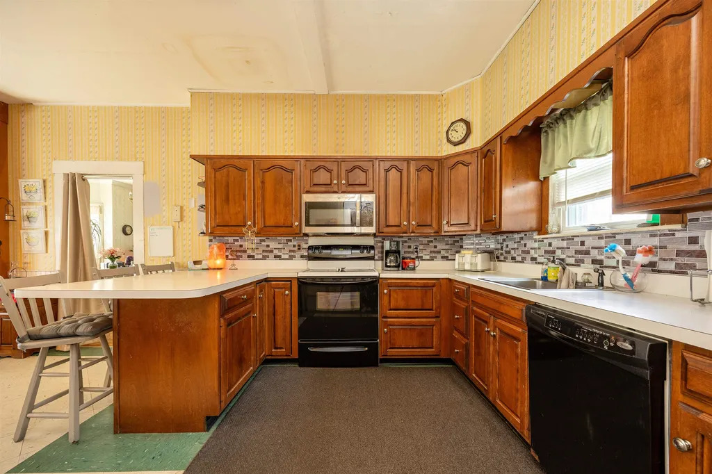 374 Spring Street St. Johnsbury VT 05819