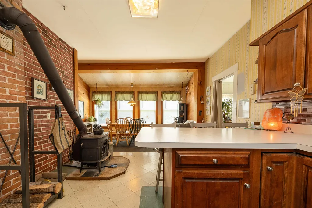 374 Spring Street St. Johnsbury VT 05819