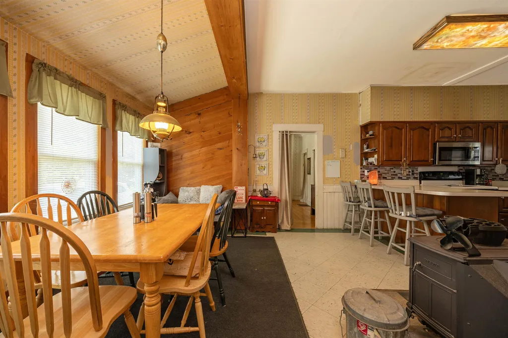 374 Spring Street St. Johnsbury VT 05819