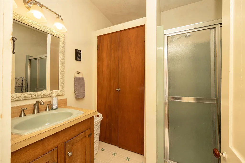 374 Spring Street St. Johnsbury VT 05819