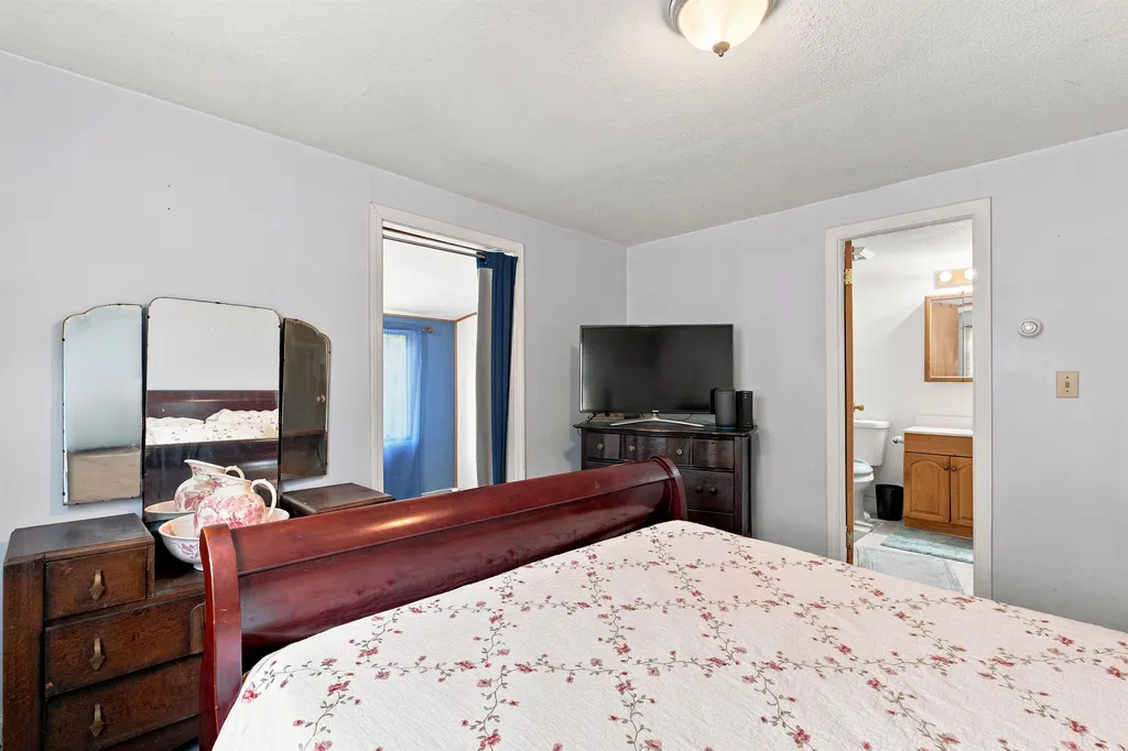 306 Stinson Lake Road Rumney NH 03266