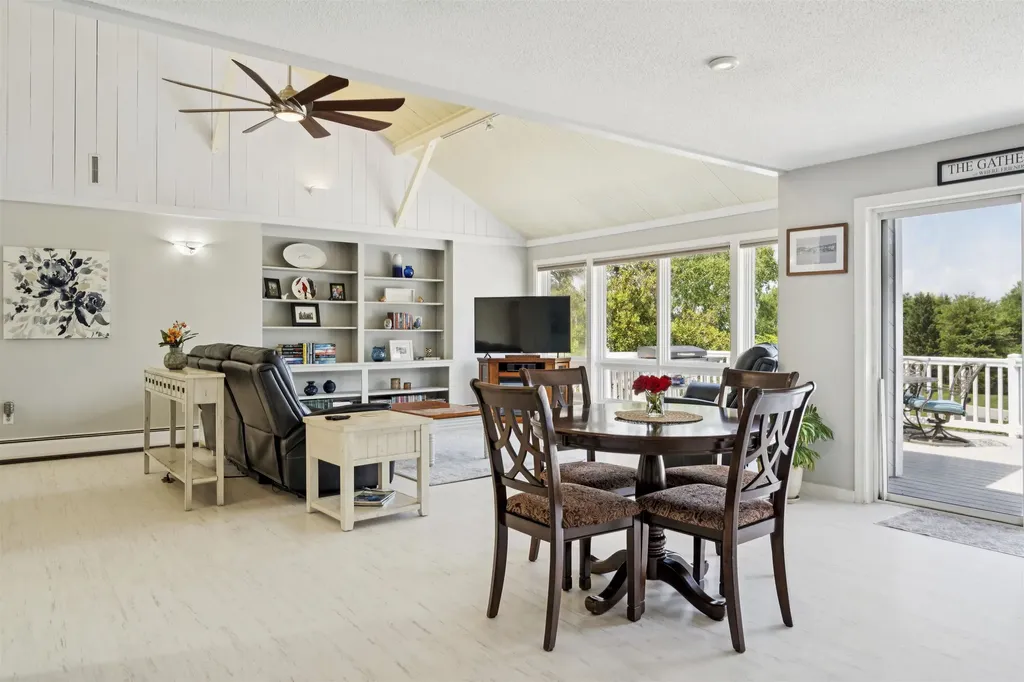 6 Beacon Hill Road Gilford NH 03249